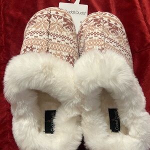 Cuddl Duds Cream and Blush Pink Knit Faux-Fur Slippers